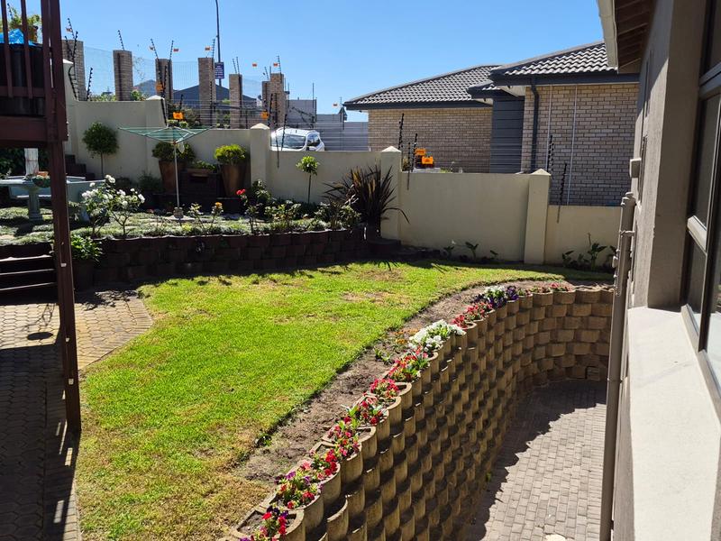 3 Bedroom Property for Sale in Dana Bay Western Cape